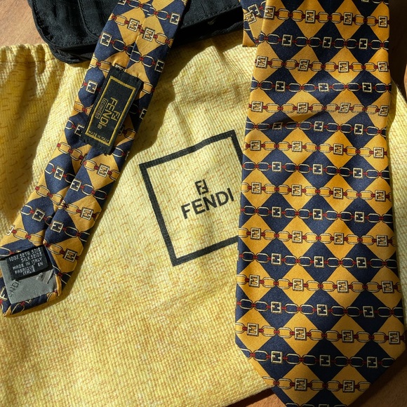 FENDI VINTAGE Print gold Men’s Silk Tie 3.75” - Picture 1 of 10